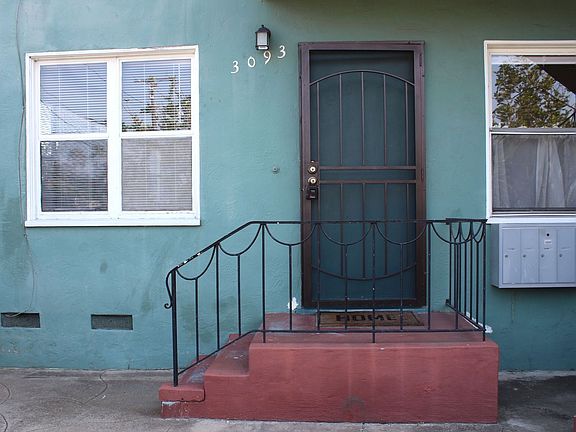 5th image of 3089-95 Grape St #3093