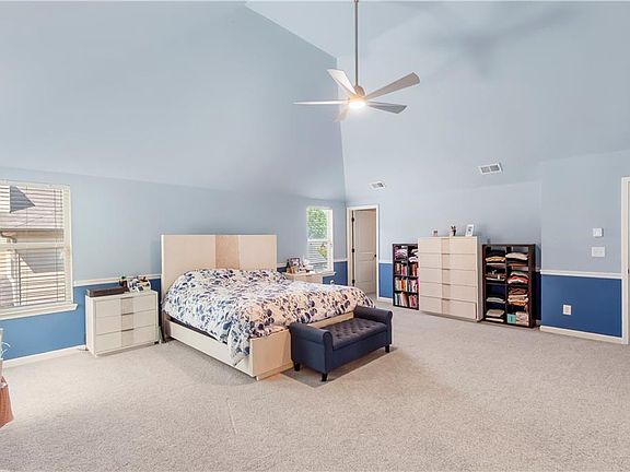 5th image of 4815 Roosevelt Cir