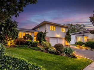 1875 Julian Lane, Merrick, NY 11566