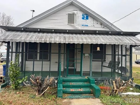 110 N Oakum St, Edenton, NC 27932