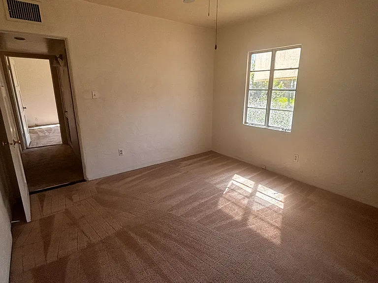 1214 S Wilson St — Photo 10