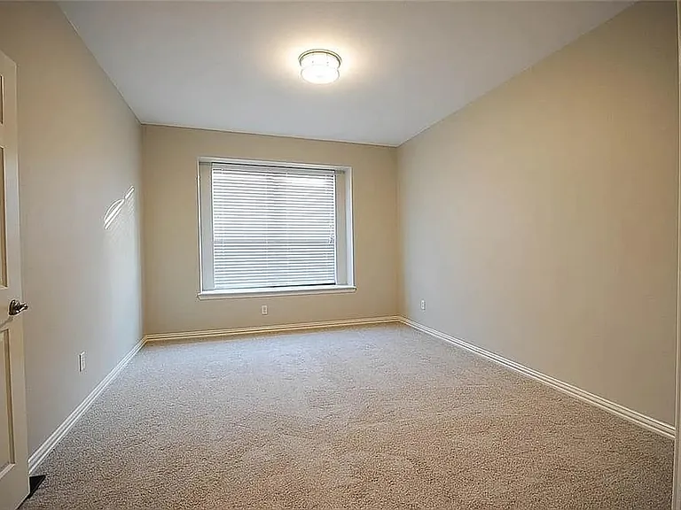3652 Vienna St — Photo 26