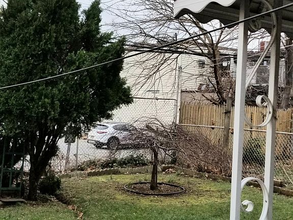 3rd image of 214 40th Ave