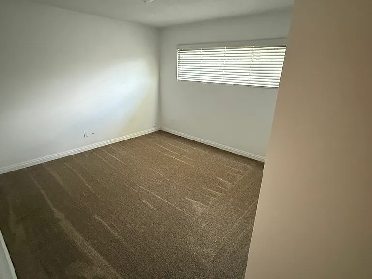 3222 W Nicolet St — Photo 10