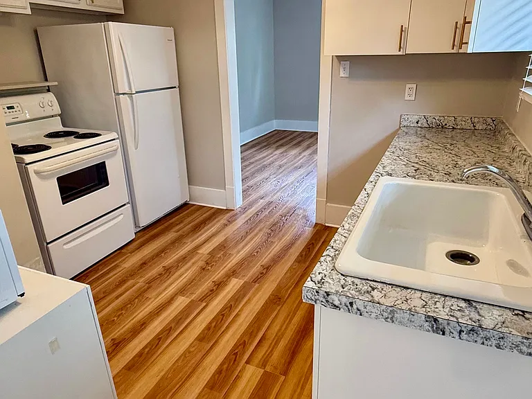 441 W Church St — Photo 8