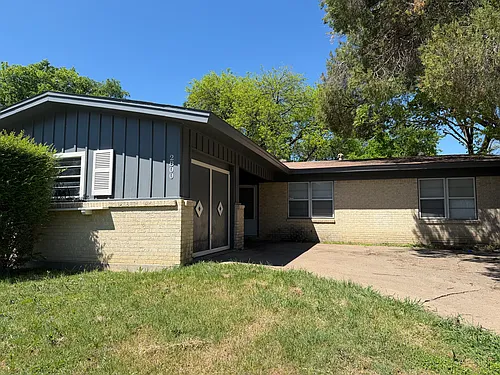 2800 W Fuller Ave Photo 1