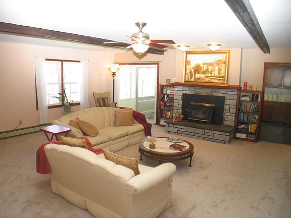 5th image of 22 Fairmount Dr
