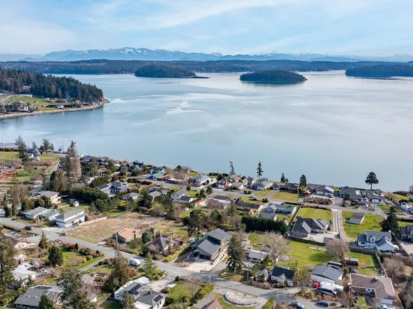 5942 Central Avenue, Anacortes, WA 98221