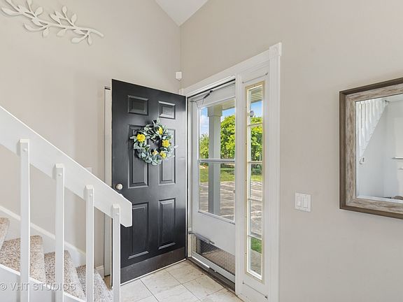 3rd image of 1224 N Knollwood Dr
