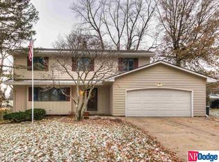 818 S 121st St, Omaha, NE 68154