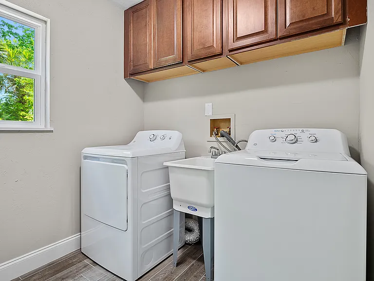 32 Pine Crest Ln — Photo 13