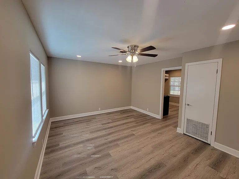 1504 Bowie Dr — Photo 2