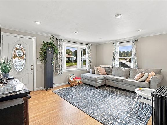 3rd image of 248 Knollwood Dr
