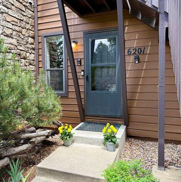 1st image of 6201 Willow Ln