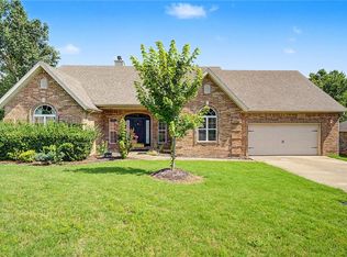 3420 E Madison Dr, Fayetteville, AR 72701
