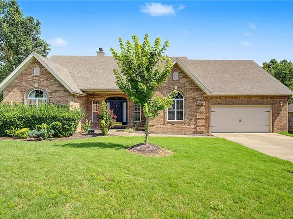 3420 E Madison Dr, Fayetteville, AR 72701