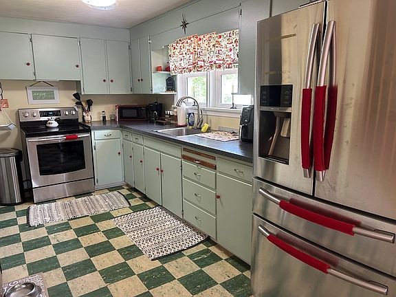 4th image of 702 Ross St