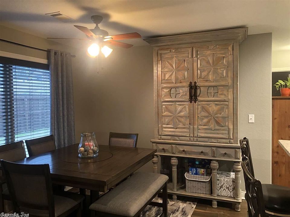 2nd image of 805 Adamson