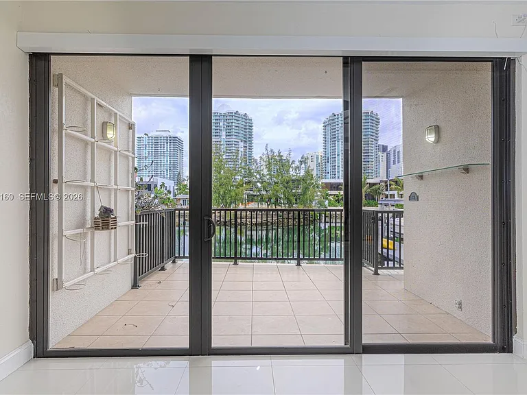 231 Poinciana Dr #401 — Photo 13