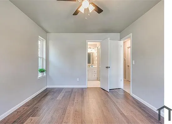 11001 N Blackwelder Ave — Photo 17
