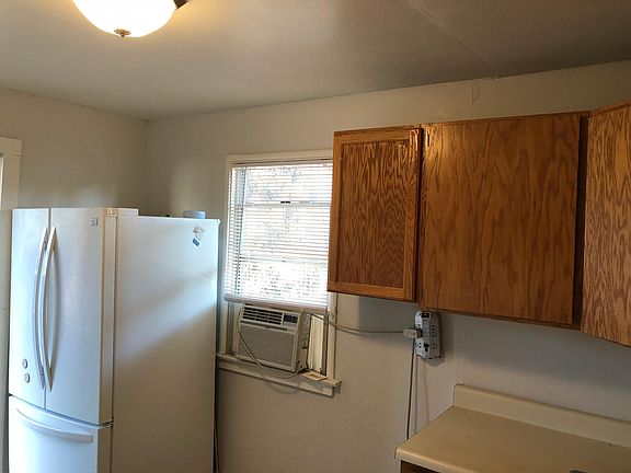 3rd image of 618 D St #A