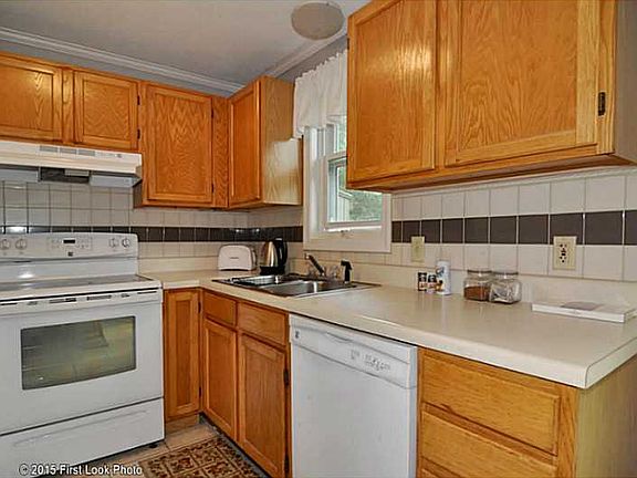2nd image of 94 Fairway Dr #94