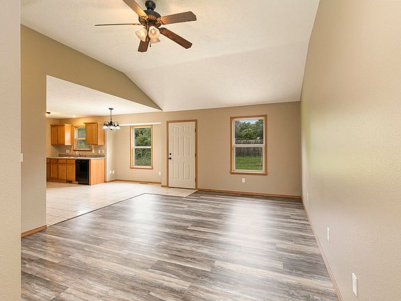 5th image of 561 S Denver Place