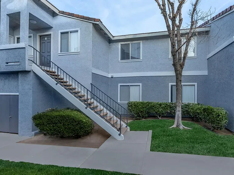 Desert Heights Apartment Homes — Photo 12
