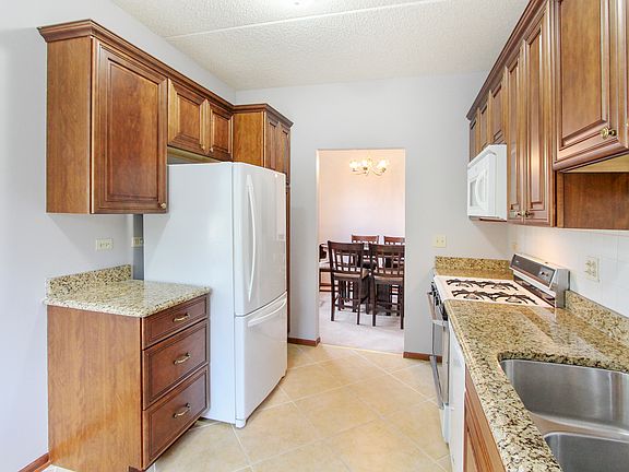 4th image of 319 Deer Glen Way #1A