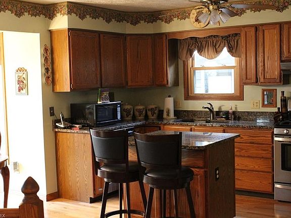 5th image of 5902 Springwood Dr