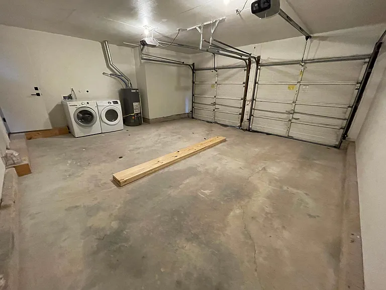 Garage - washer and dryer are included