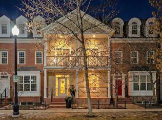 2959 E Peacekeepers Way SW, Calgary, AB T3E7R5