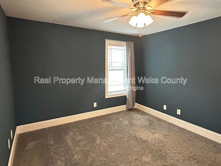 5412 Robbins Dr — Photo 33