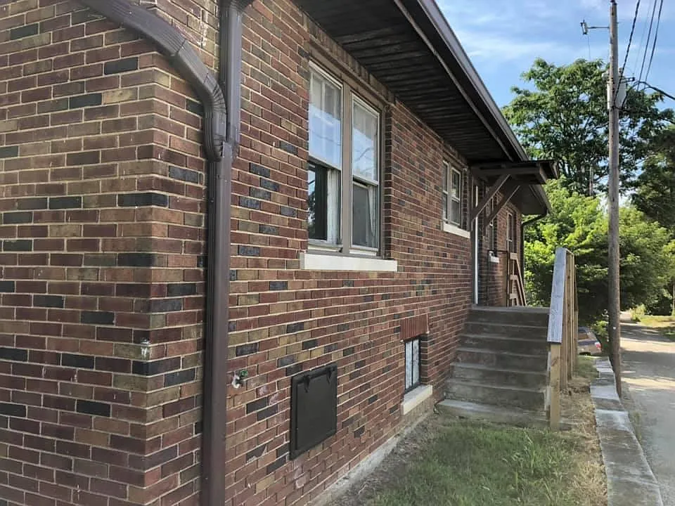 4 bed, 1.5 bath, $4,200 — Photo 3