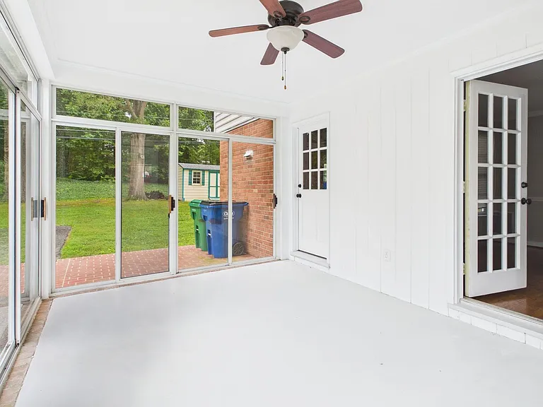 1519 Chauncey Ln — Photo 31