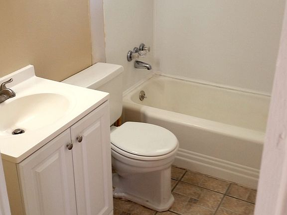 5th image of 3221 Rose Pl