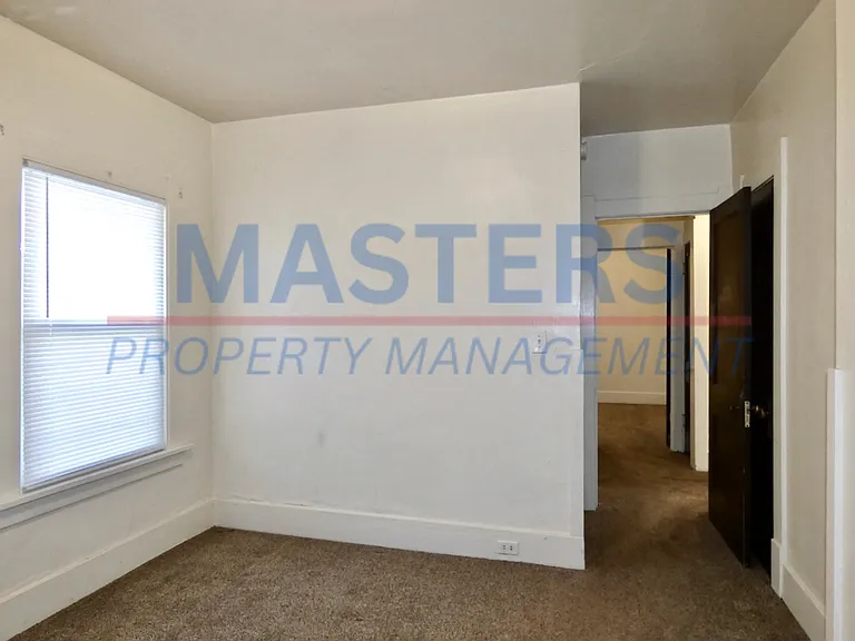 4113 N Lockwood Ave — Photo 20