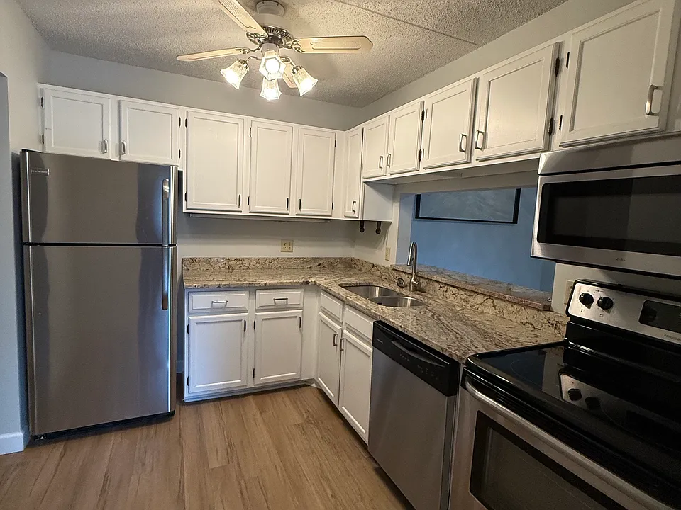 10511 Cedar Lake Rd #309