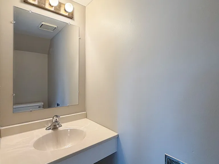 2615 Oakshire Ct — Photo 7
