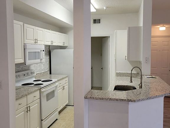 2nd image of 5548 Metrowest Blvd APT 109