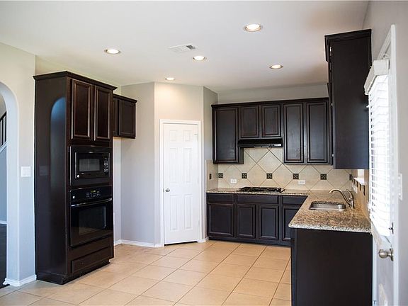5th image of 1614 Westmeadow Trl