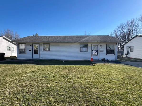 932-936 Garfield Dr, Rochelle, IL 61068