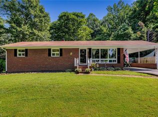 305 Valleybrook Dr, Jamestown, NC 27282