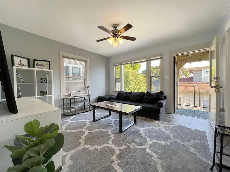 1153 E Appleton St — Photo 14
