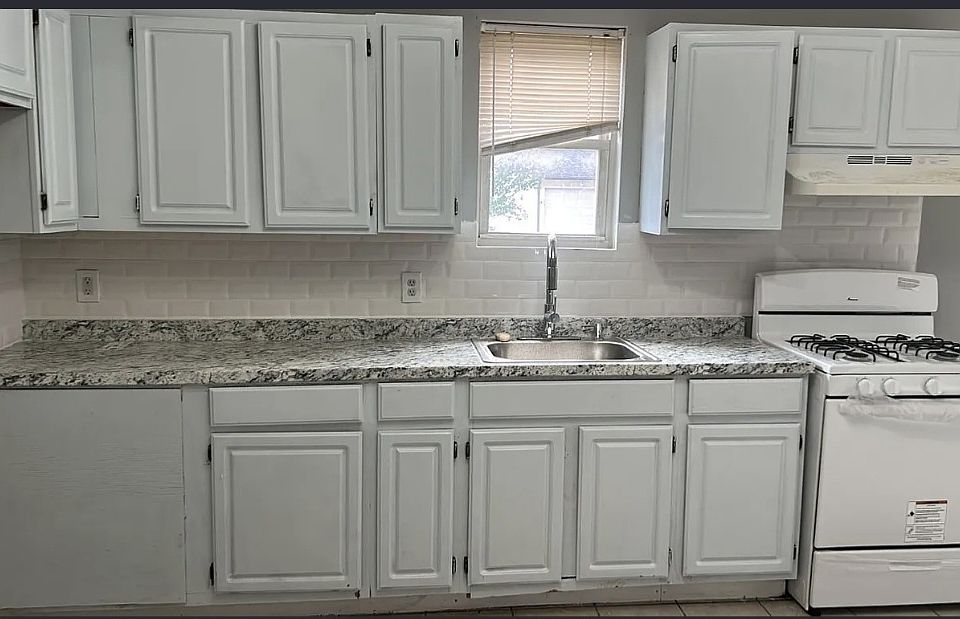 1st image of 264 S 1st St