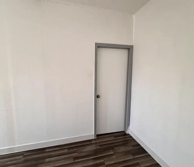 811 W 43rd St #811 — Photo 8
