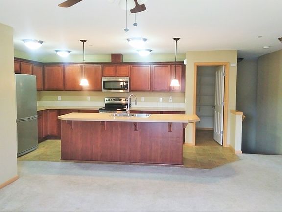 3rd image of 6064 Illinois Ln SE