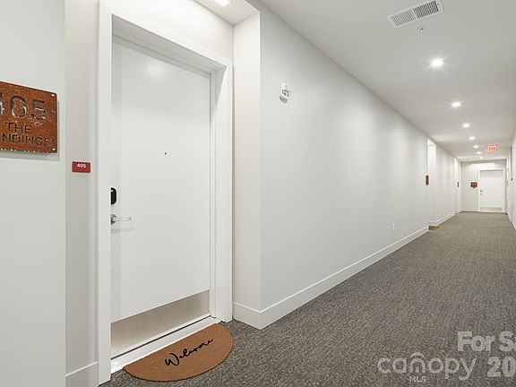 3rd image of 68 Craven St #405