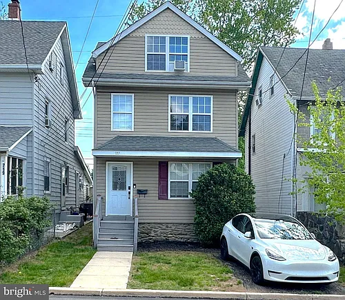 717 Brook St Photo 1