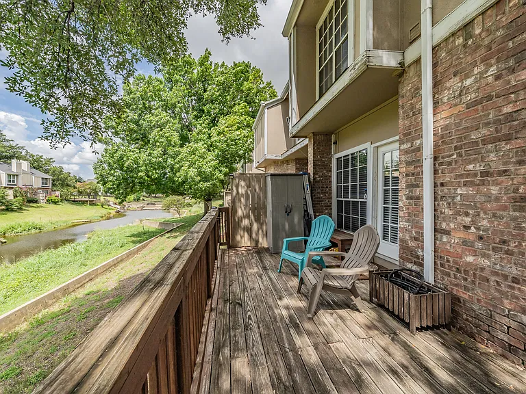 2402 Northlake Ct — Photo 24